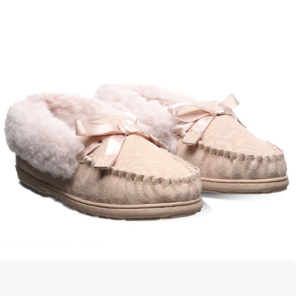 Suede Moccasins sz9 Pink NWOT